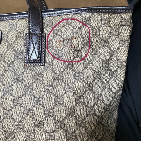 GUCCI
GG Supreme Monogram Medium Zippered Shopping Tote Dark Brown bag - Picture 8 of 15